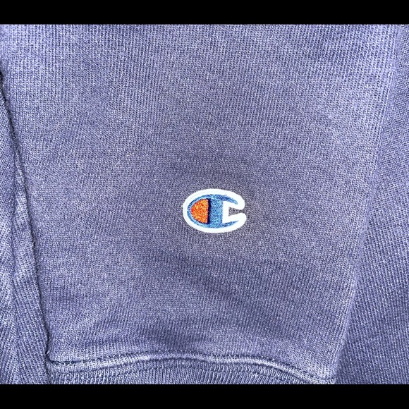 Champion Sweatshirt - Picture 2 of 4